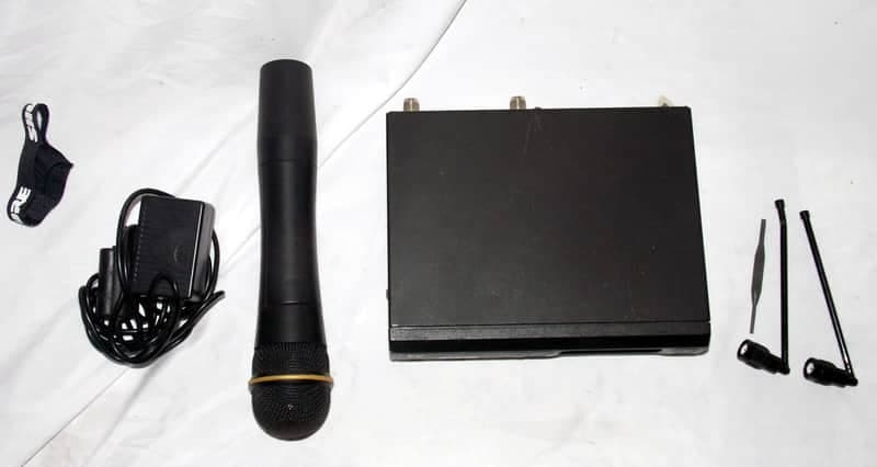 Electro-Voice RE2 UHF receiver with ND767 microphone