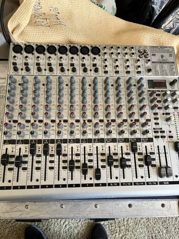 Behringer Eurorack UB2222FX-PRO 22-Channel Analog Mixer Early 2000s