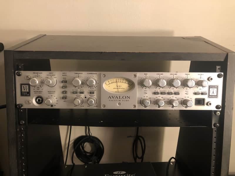 Avalon 737 2004 - Silver