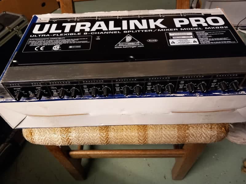 Behringer Ultralink Pro MX 882