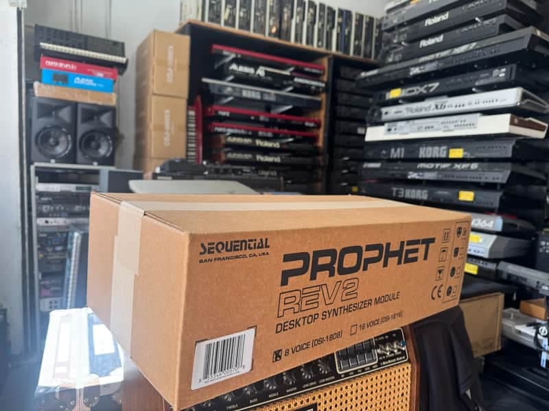 Prophet Rev2 Desktop 8-Voice Sequential Polyphonic Synth //ARMENS