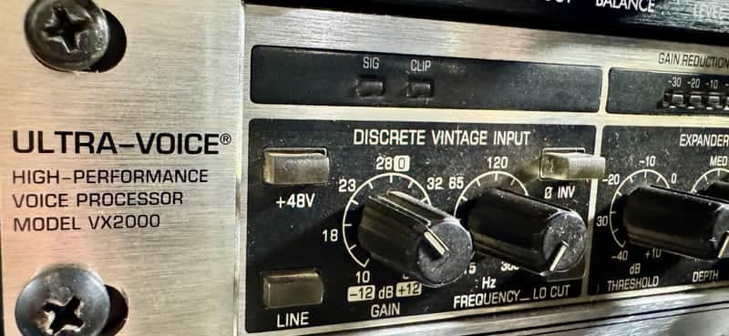 Behringer Ultra-Voice VX2000