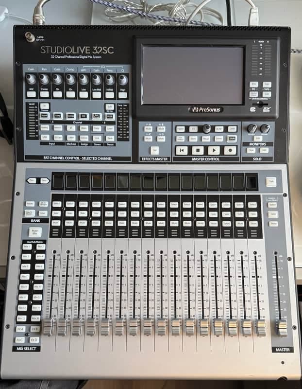 PreSonus StudioLive 32SC Subcompact Rackmount 32-Channel Digital Mixer and Original Cover