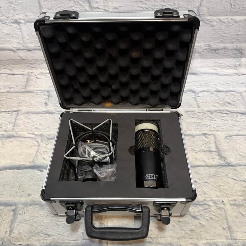 MXL CR89 With Case and Shock Mount Microphone