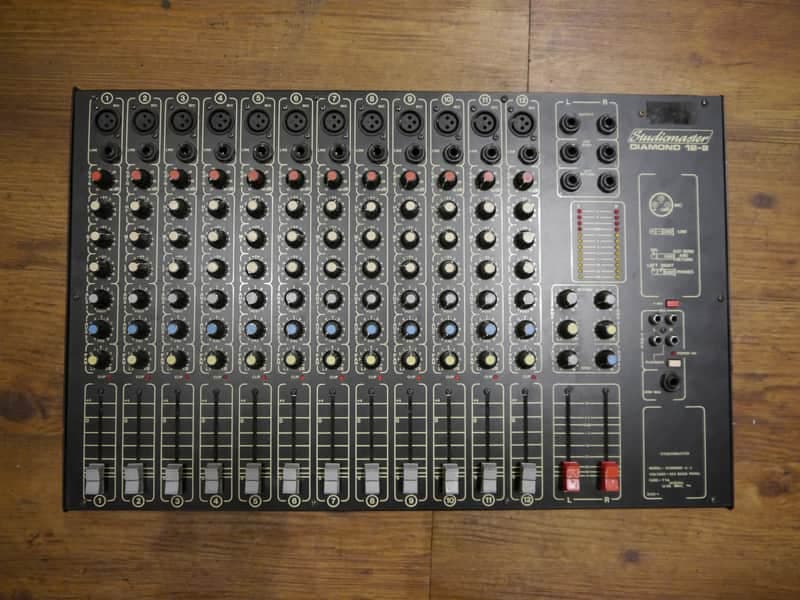 Studiomaster Diamond 12-2
