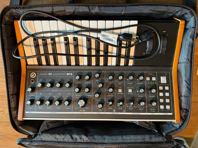 Moog Subsequent 25 Analog Synth 2020 - Present - Black