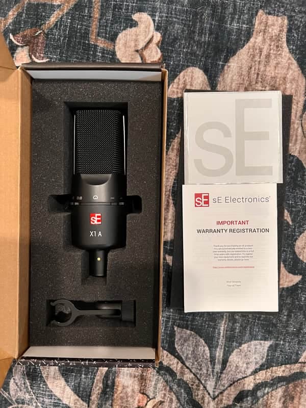 sE Electronics X1 A Large Diaphragm Cardioid Condenser Microphone 2016 - Present - Black
