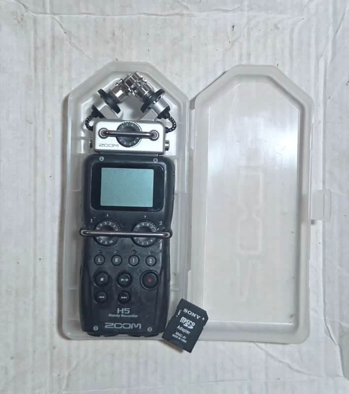 Zoom H5 Portable Handy Recorder w/case, XY mic