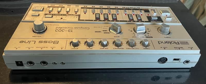 Roland TB-303 Bassline Synthesizer Module 1981 - 1984 - Silver