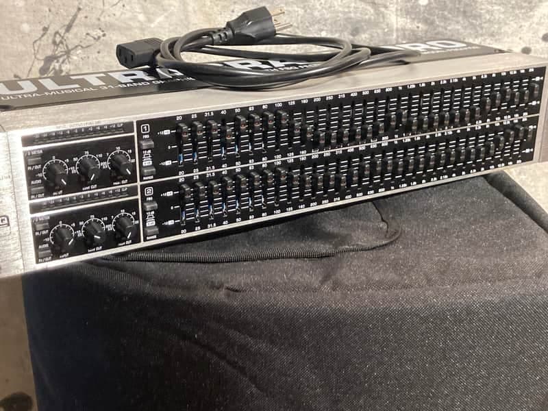 Behringer Ultragraph Pro FBQ3102 31-Band Stereo Graphic EQ 2000s - Black