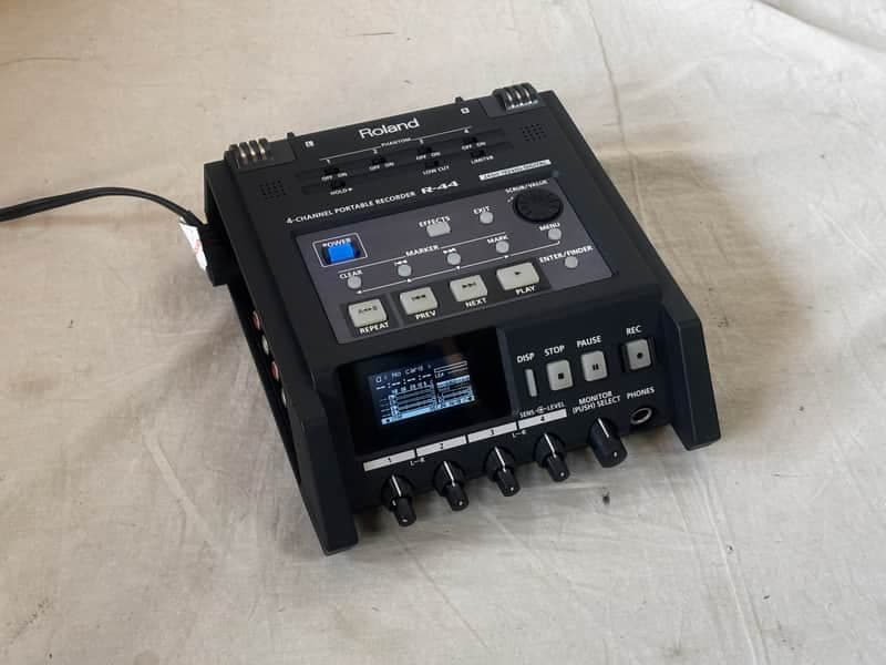 Edirol Roland R-44 Solid-State Four-Channel Portable Field Recorder