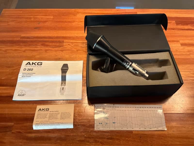 AKG D202 E1 with original manual and response chart