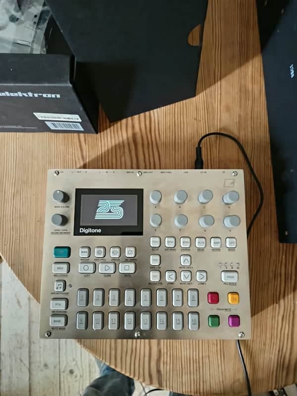 Elektron Digitone 8-Voice Digital Synthesizer E25 Remix Edition 2023