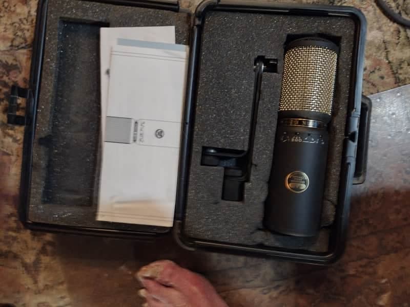 CAD Equitek E200 Multipattern Condenser Microphone 1990s - Black