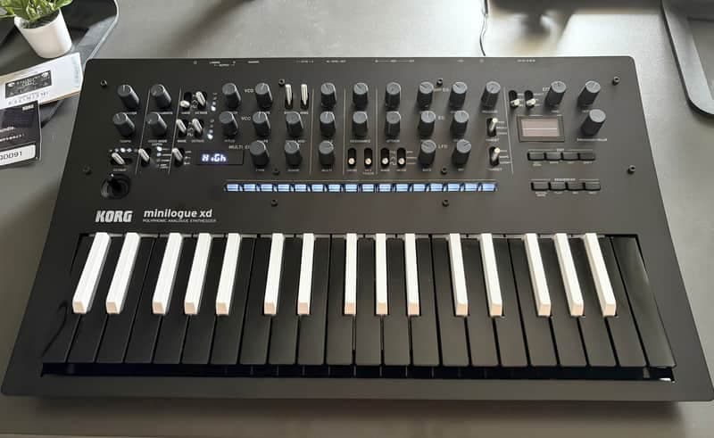 Korg Minilogue XD Inverted