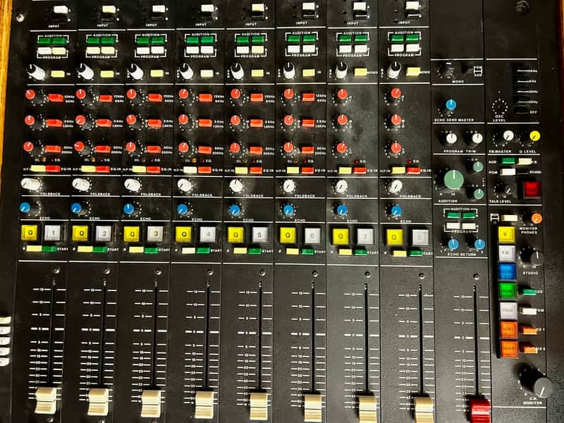 Vintage QUANTUM AUDIO LABS QM-22 Analog Recording Console Mixer Sidecar API Jensen Transformers