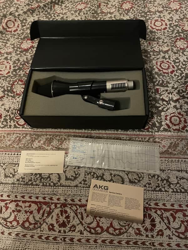 (Mint In Leather Case) Ex BBC AKG D202 E1 (Sound Rocket) Dynamic Microphone 1970 - Silver