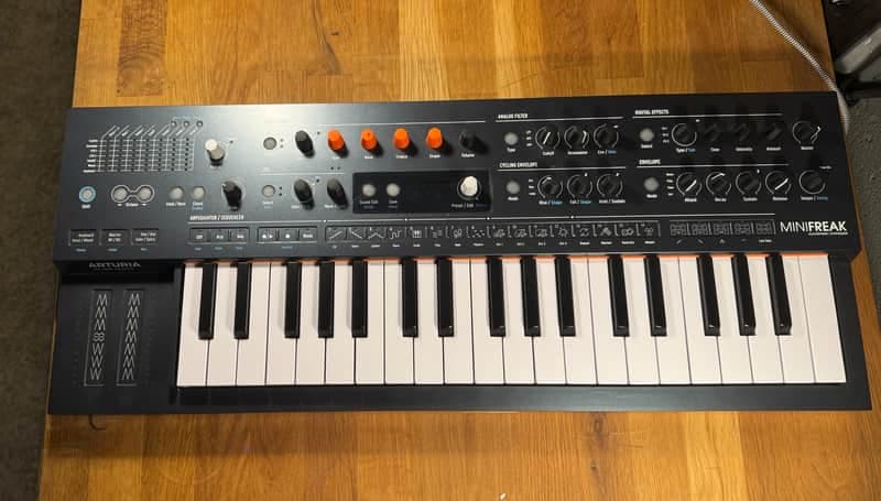 Arturia MiniFreak 37-Key 6-Voice Polyphonic Hybrid Synthesizer 2022 - Present - Black