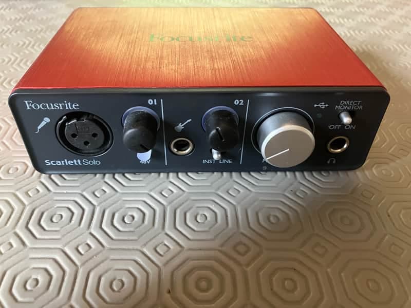 Focusrite Scarlett Solo USB 2.0 Audio Interface 2015 - 2016 - Red / Black