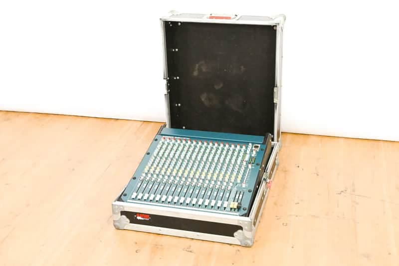 Allen & Heath MixWizard WZ3 16:2 16-Channel Analog Mixer w/ Road Case CG011R8