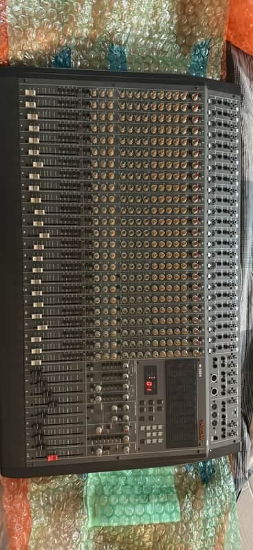TASCAM M-2524 1990s