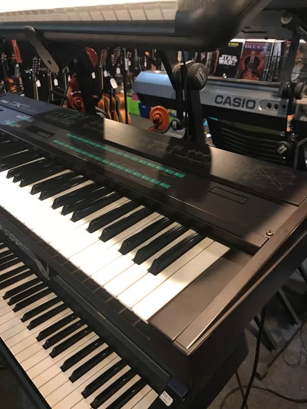 Yamaha DX7 Programmable Algorithm Synthesizer 1983 - 1987 - Black