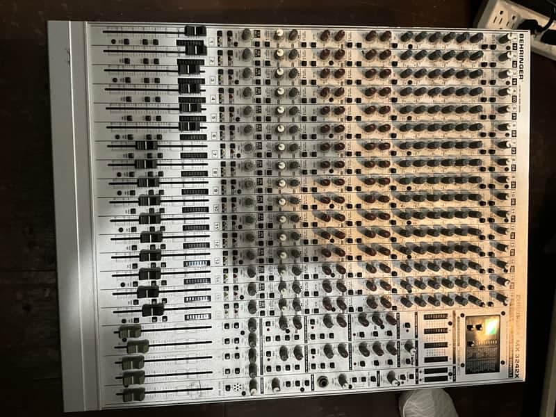 Behringer Eurorack MX 3242X Mixing Board