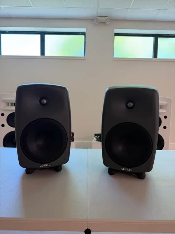 Genelec 8050B 8" Powered Nearfield Studio Monitor (Pair) - Gray