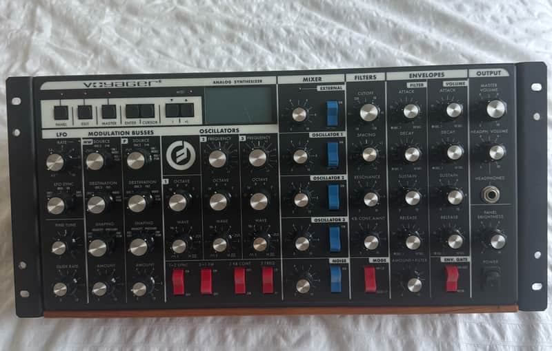 Moog Minimoog Voyager RME Rack Mount Edition Monophonic Synthesizer 2005 - 2015 - Black