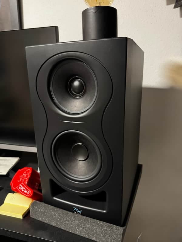 Kali Audio IN-5 - black - pair (2) - like-new perfect condition, best-in-class studio monitors