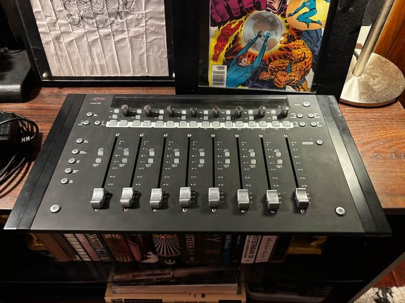 Avid Artist Mix 2010s Black