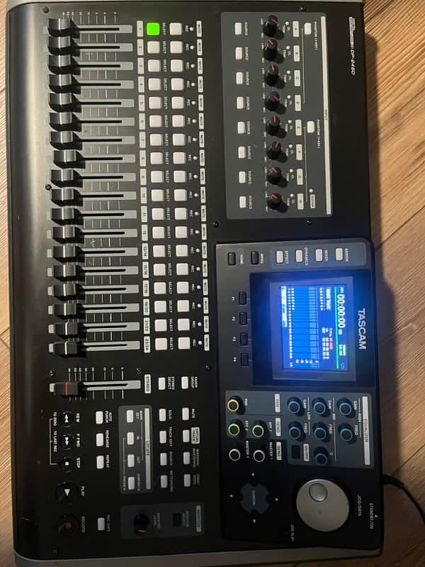 TASCAM DP-24SD 24-track Digital Portastudio 2015 - Present - Black