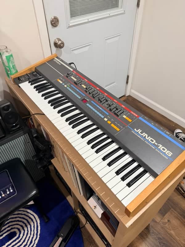 Roland Juno-106 61-Key Programmable Polyphonic Synthesizer 1984 - 1985 - Black