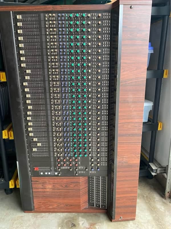 Yamaha 32 Channel RM2408 Analog Audio Mixer