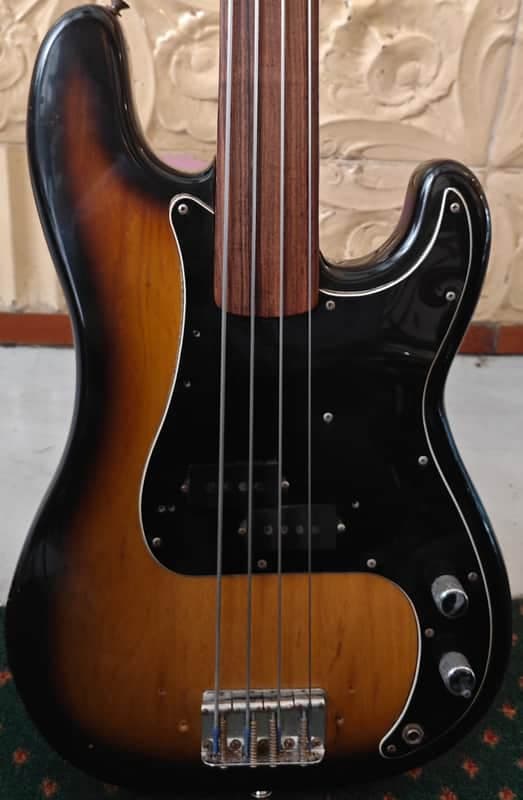 Fender Precision Bass Fretless with Rosewood Fingerboard 1978 Sunburst