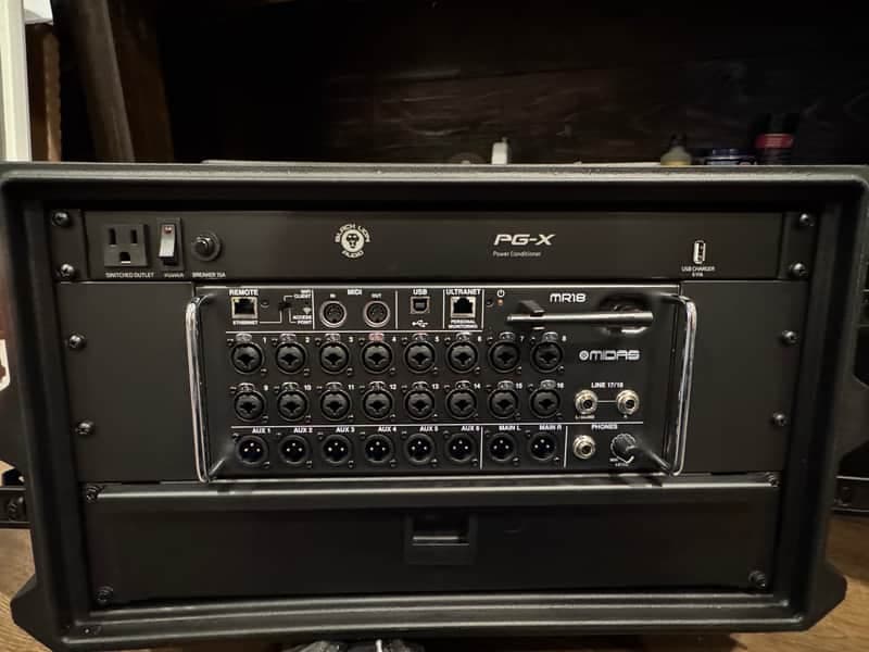 Midas MR18 18-Input Digital iOS/Android Tablet Mixer 2016 - Present - Black
