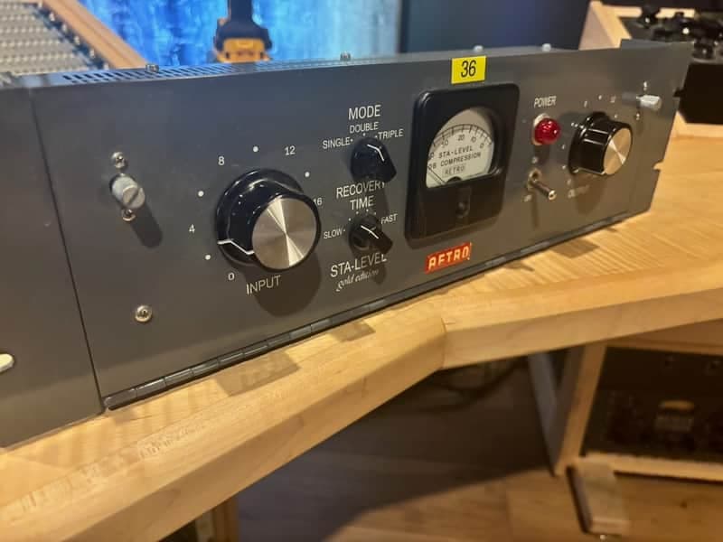Retro Instruments Sta-Level, Gold Edition