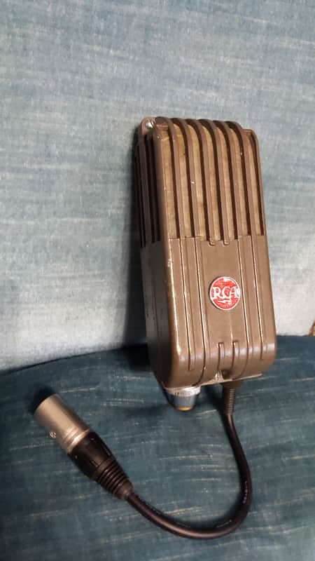 RCA Varicoustic 1940's - Original paint finish