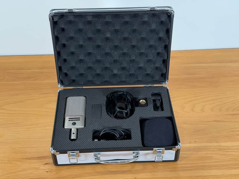 Austrian Audio OC818 Microphone Champagne