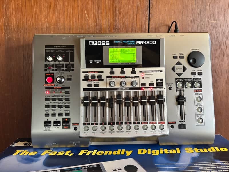 BOSS BR-1200CD 12-track Digital Studio Workstation HD CDRW w/ box