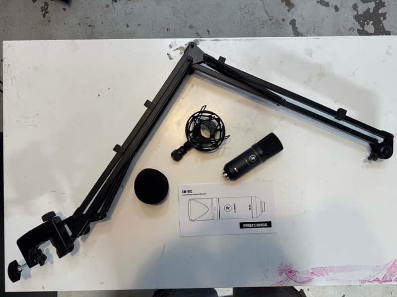 Mackie EM-91C Large-diaphragm Condenser Microphone w/ K&M Desktop Boom Arm