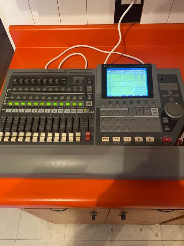 Roland VS-1680 24bit Digital Work Station - They