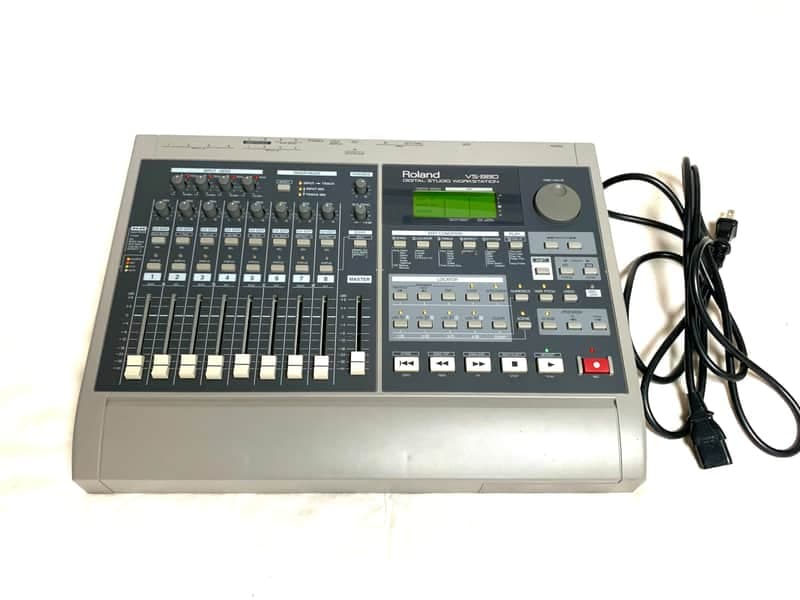 Roland VS-880 Digital Studio Workstation 1996 - 1998 - Gray /Changed to SD card