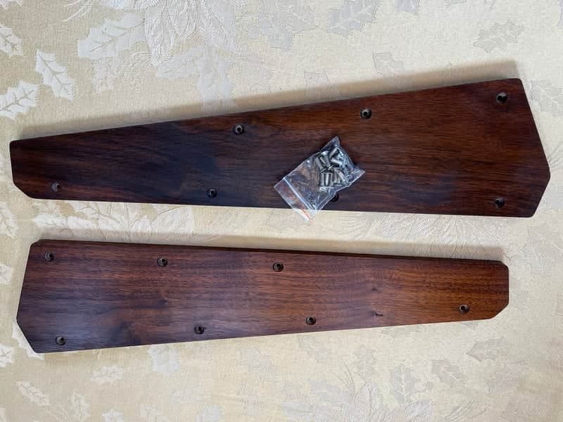 Roland Juipiter 6 Walnut Wood End Cheeks