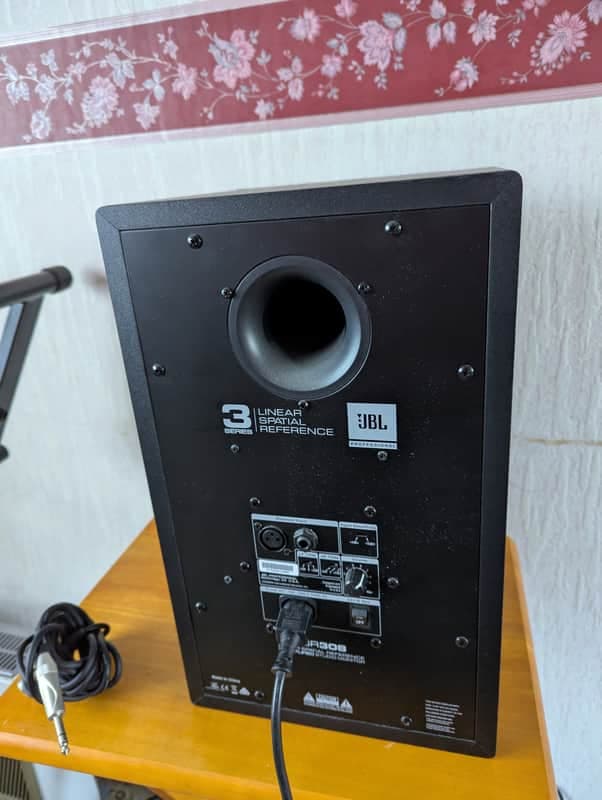 JBL LSR308 8" 2-Way Powered Studio Monitor (Pair) 2010s - Black