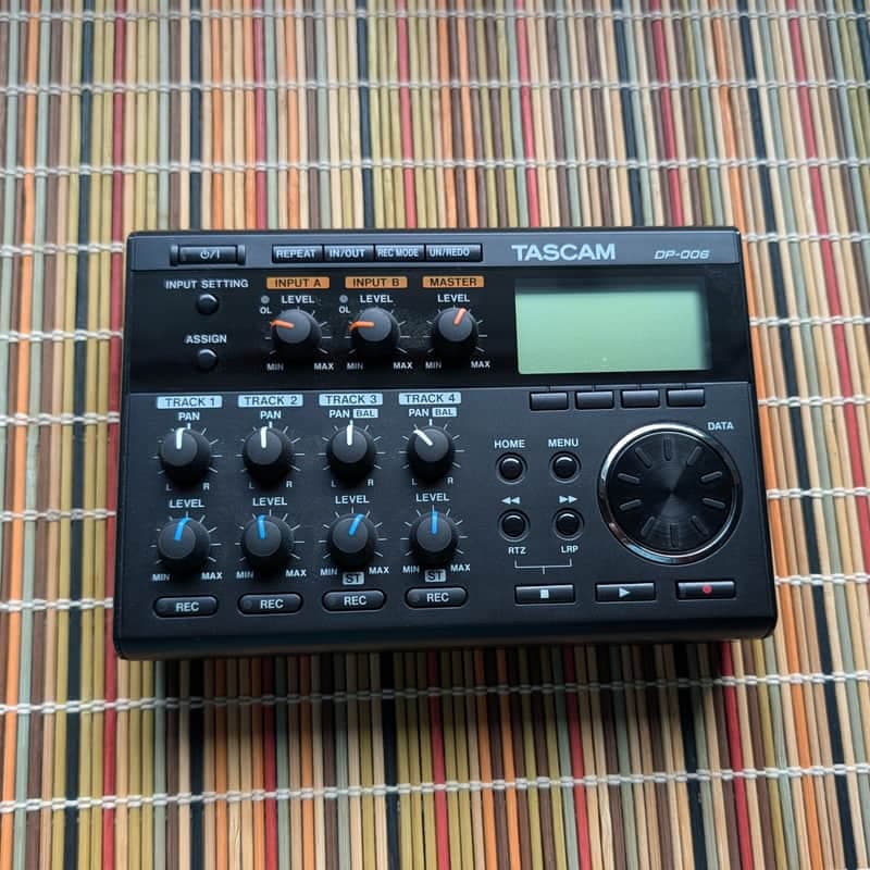 TASCAM DP-006 6-Track Digital Pocketstudio Recorder 2013 - Present - Black