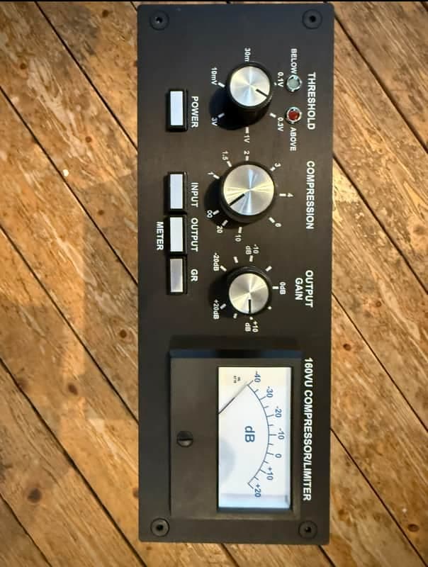 dbx 160 VU 2025 - Black