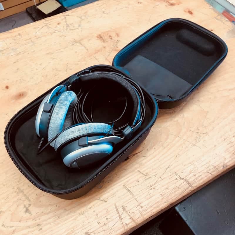 Beyerdynamic DT880 Studio Headphones w/Case