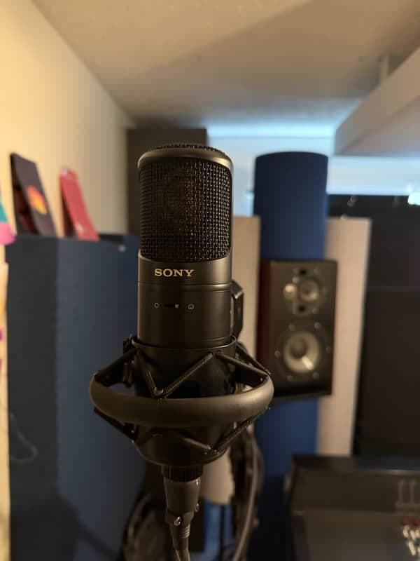 Sony C800G 2023 - Black YouTube video of this mic in Logic Pro x