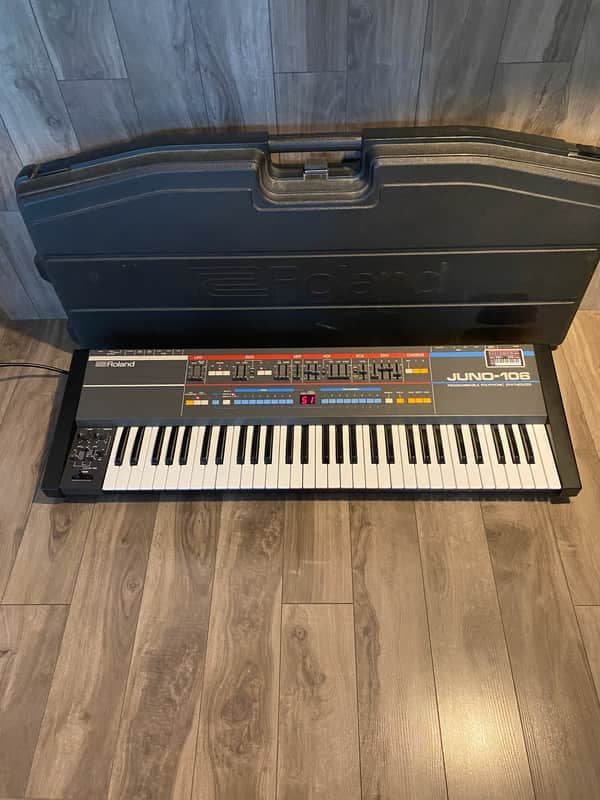 Roland Juno-106 61-Key Programmable Polyphonic Synthesizer 1984 - 1985 - Black